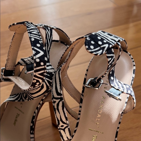 Loeffler Randall Bow Platform Sandals Black White Size 8 Geometric Maximalist - Picture 10 of 10